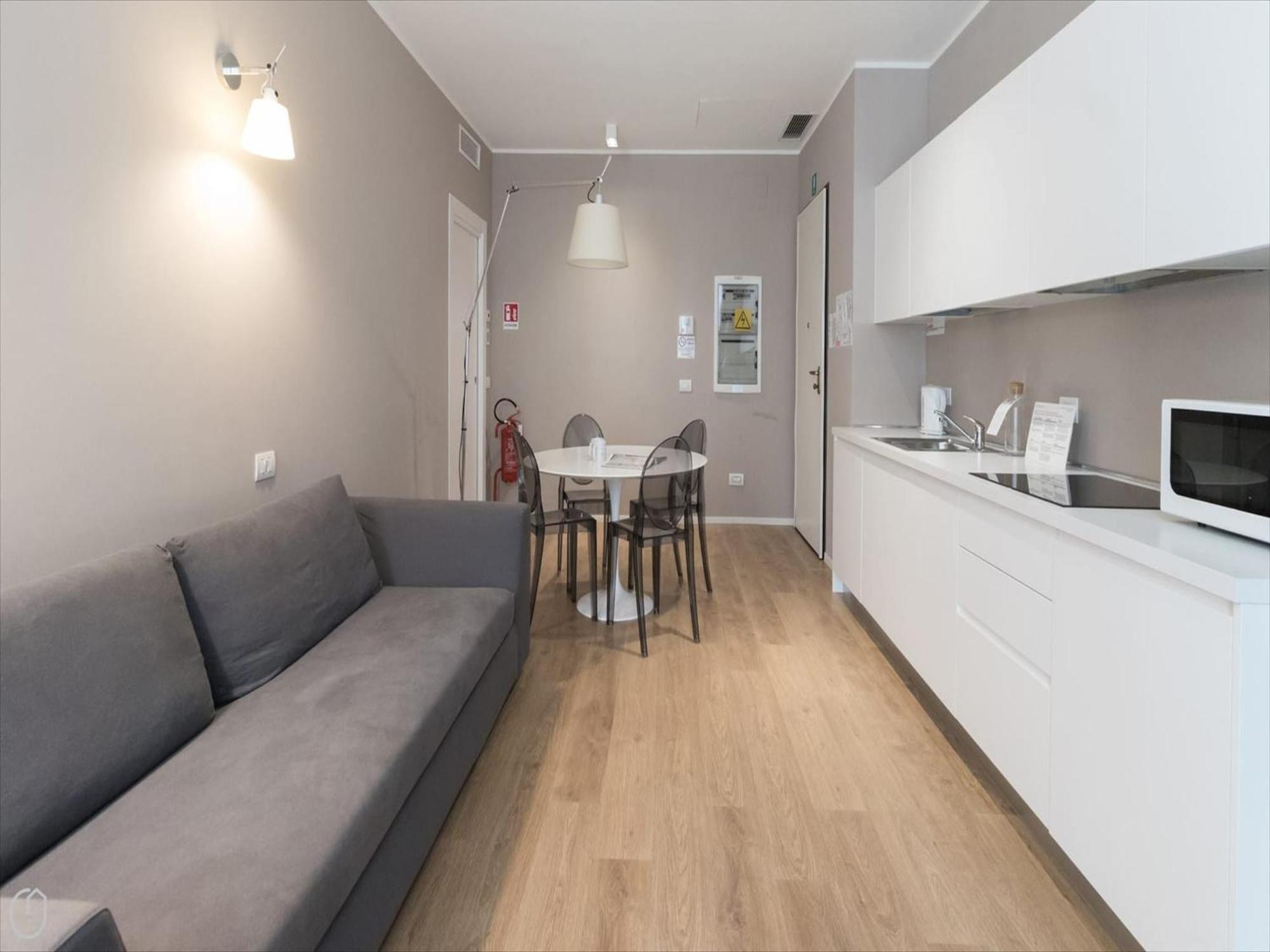 Centro Freguglia 2c * Milan